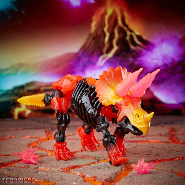 Transformers WFC K39 Tricranius Beast Power Fire Blasts Collection Pack  (8 of 9)